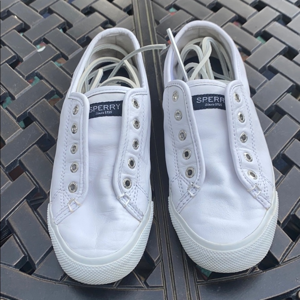 Sperry Women’s Crest Vibe white leather sneaker